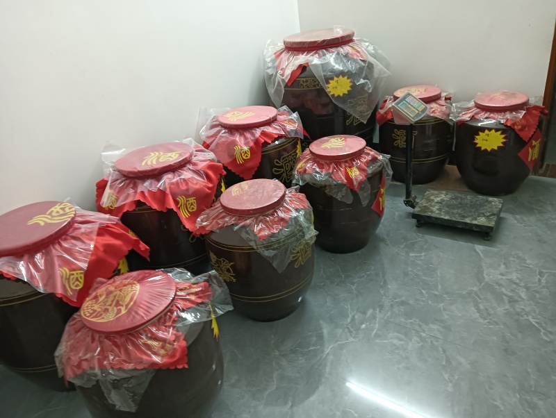 精品米酒，纯粮酿造，品质保证口感醇厚，还有各种泡酒，养生酒，
