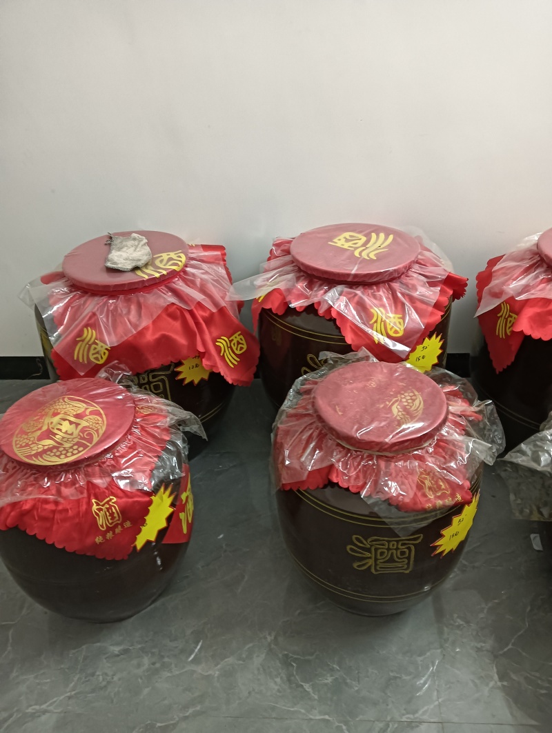 精品米酒，纯粮酿造，品质保证口感醇厚，还有各种泡酒，养生酒，