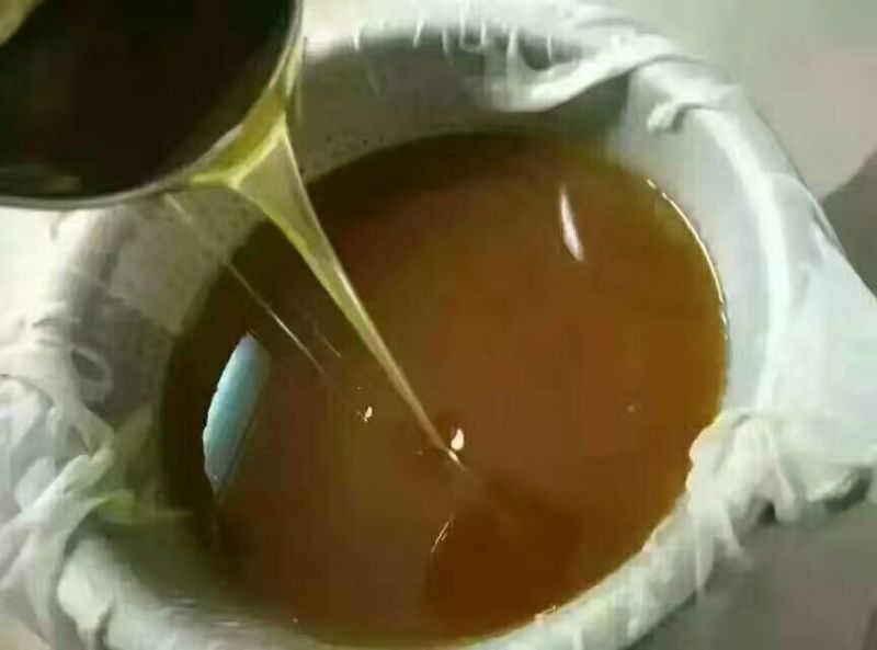 有一瓶两斤装的，有一瓶3斤装的