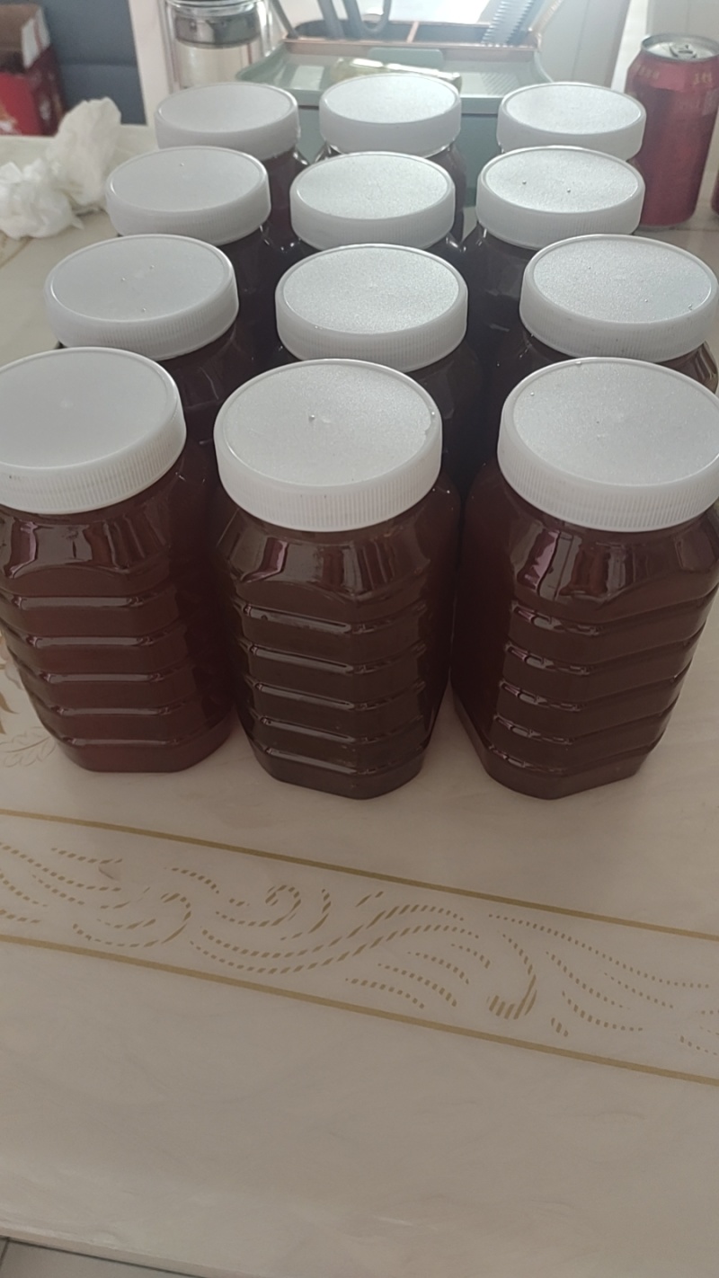 有一瓶两斤装的，有一瓶3斤装的