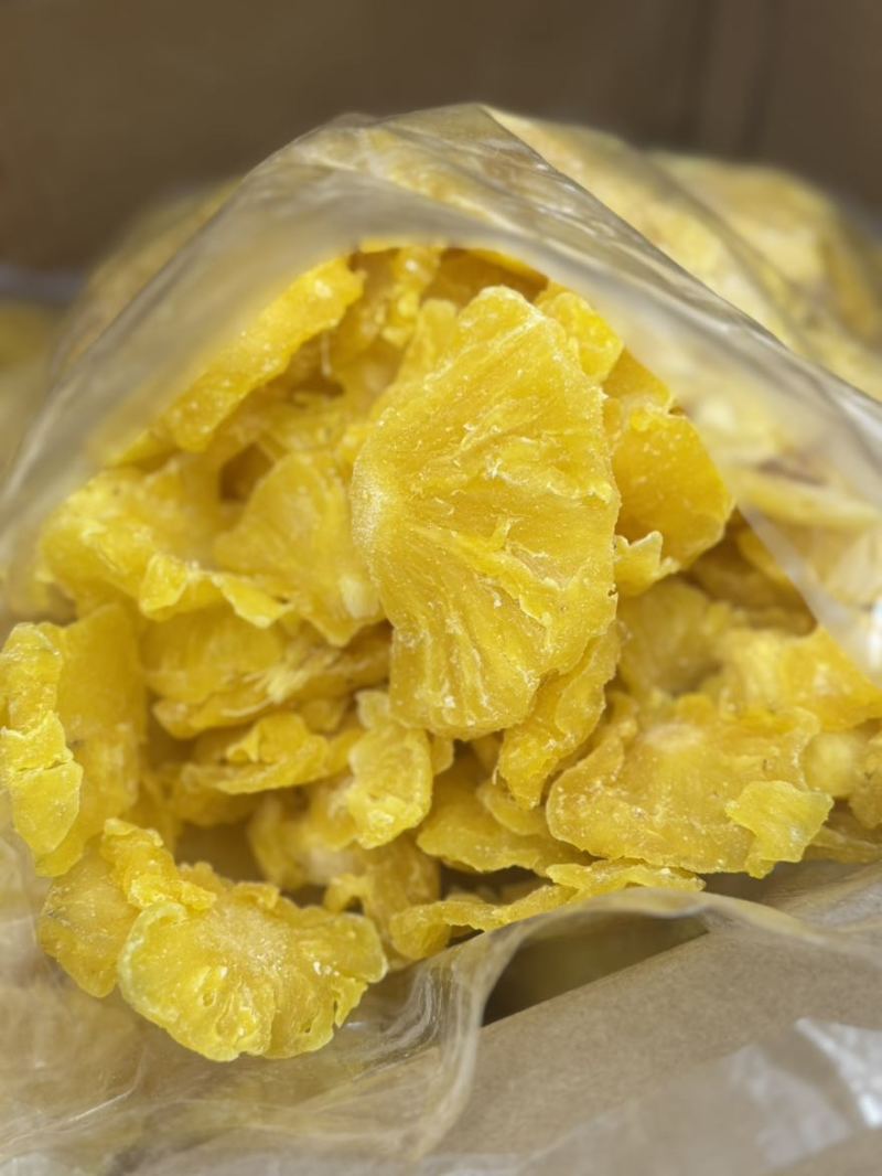菠萝干凤梨干大碎片电商货品质保证价格便宜可批发