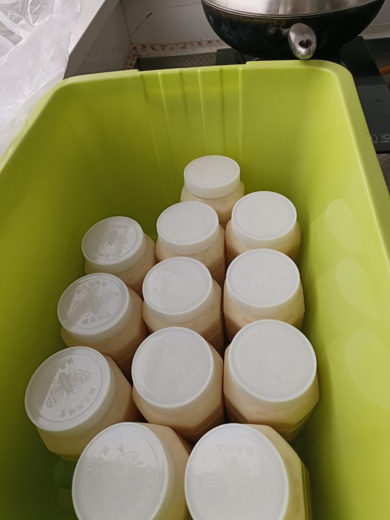 常年出售东北林业椴树蜂蜜百花蜜蜂王浆