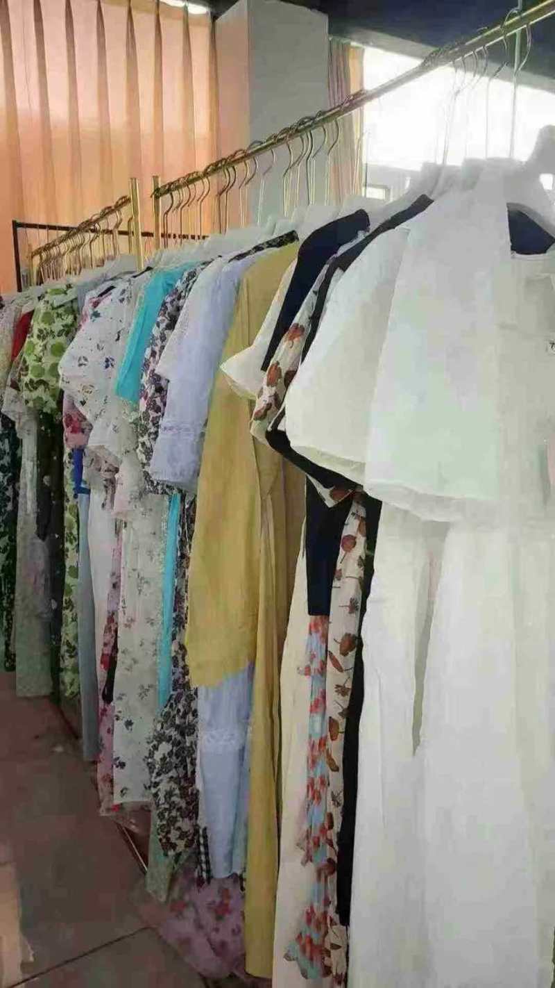 2000件杂款连衣裙，质量很好，独立包装，全清6.99元**