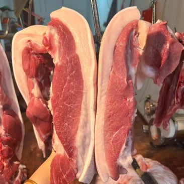 土众豪笨养富硒猪肉质鲜美权威机构认证一手货源欢迎联系对接