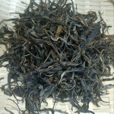 普洱茶古树（25春，原头料，原生态百年茶树）