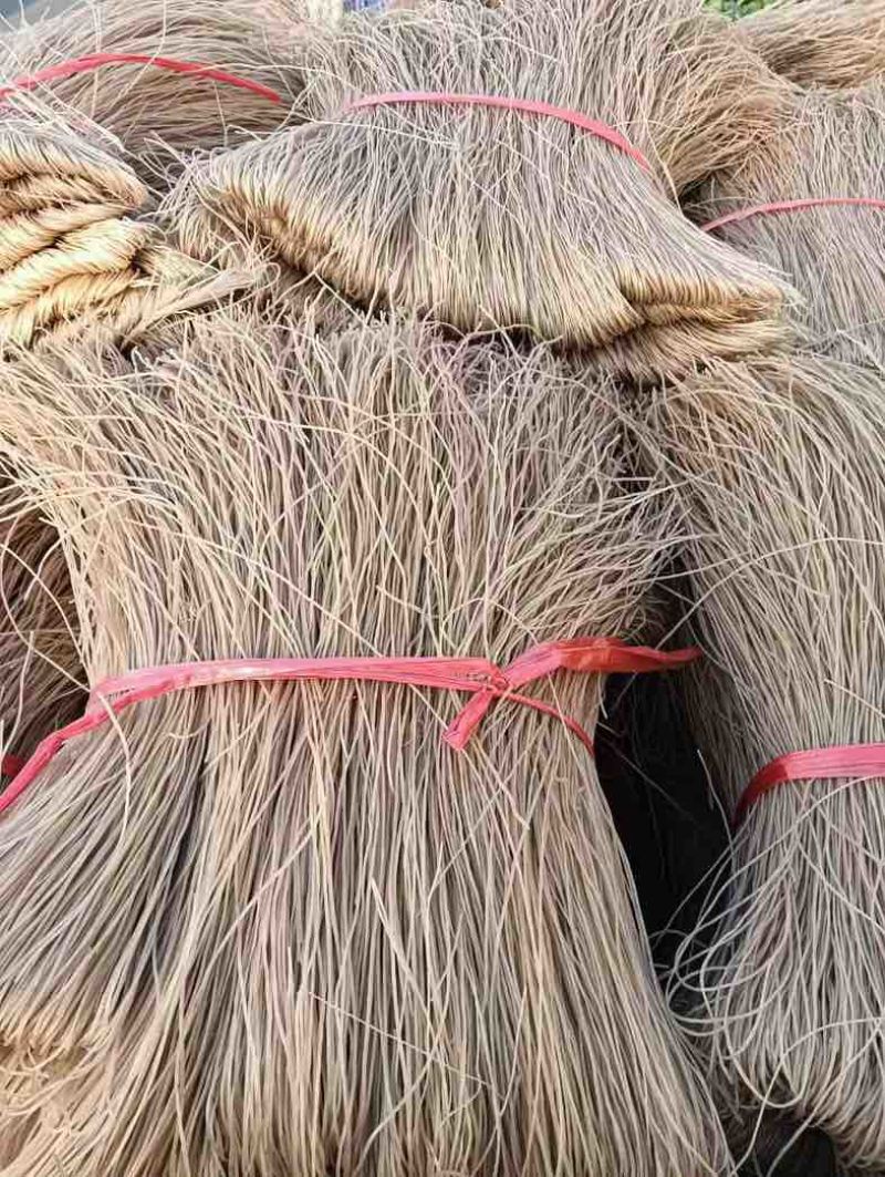 手工红薯粉条大量现货，厂家直销，一手货源，欢迎各位老板联系