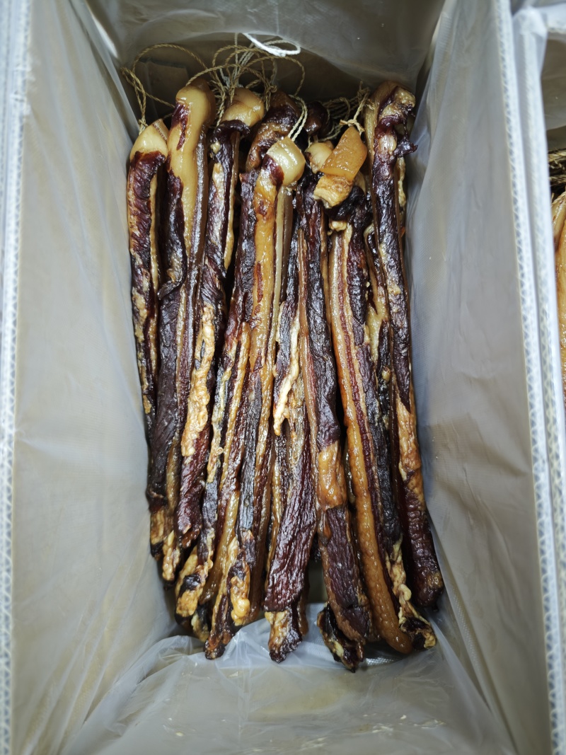 正宗原产地广式腊肉金色五花腊肉全网低价规格多样让你的餐桌更美