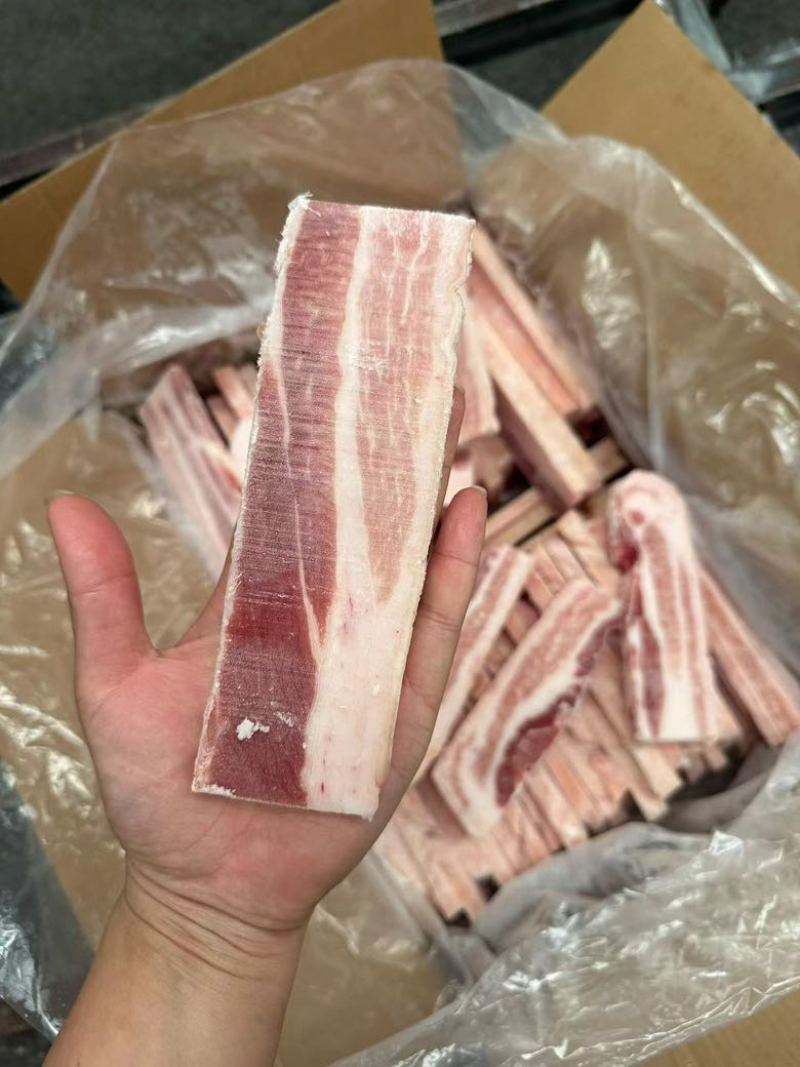 批发原切把子肉，质量好价格低纯五花肉切的口感好