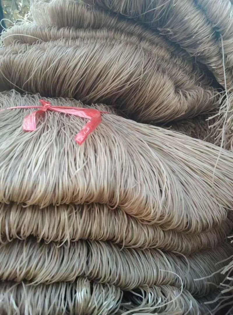 红薯粉条大量现货，质量保证，价格稳定，厂家直销，有需要联系