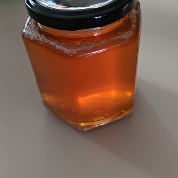 农村自家养值蜂蜜