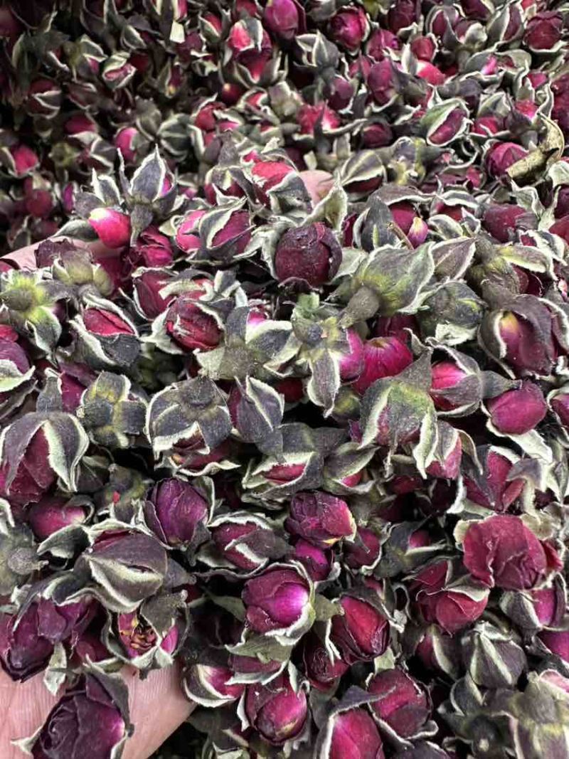 冻干墨红玫瑰花微波干烤干墨红金边玫瑰花出售