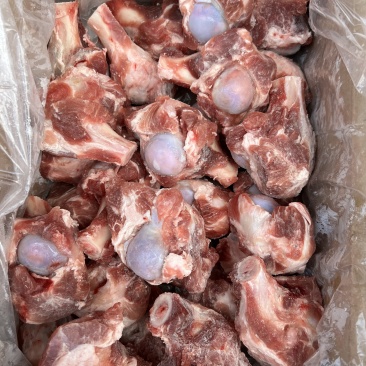 126棒骨新鲜肉多，吃肉吸骨髓，酱大骨**