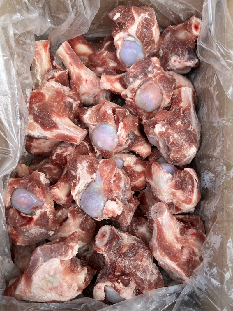 126棒骨新鲜肉多，吃肉吸骨髓，酱大骨**