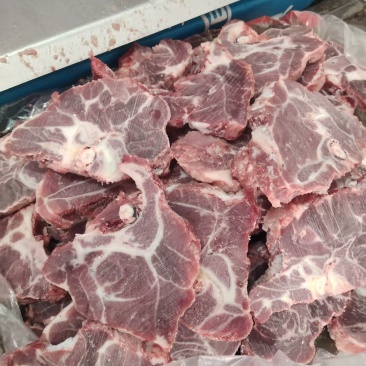 满肉颈骨，鲜品分割，新鲜肉多，纯干货