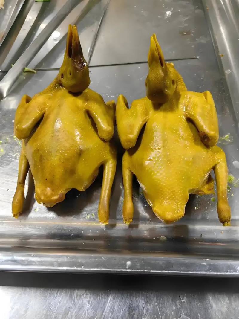 卤鹅，盐焗鸡，酱板鸭，酱板鹅，卤鸽，盐焗鸽，腊肠，腊肉