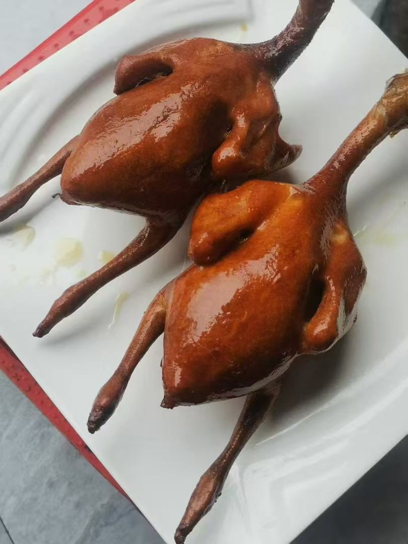 半成品玻璃脆皮乳鸽单只重量4~4.5两22元/只