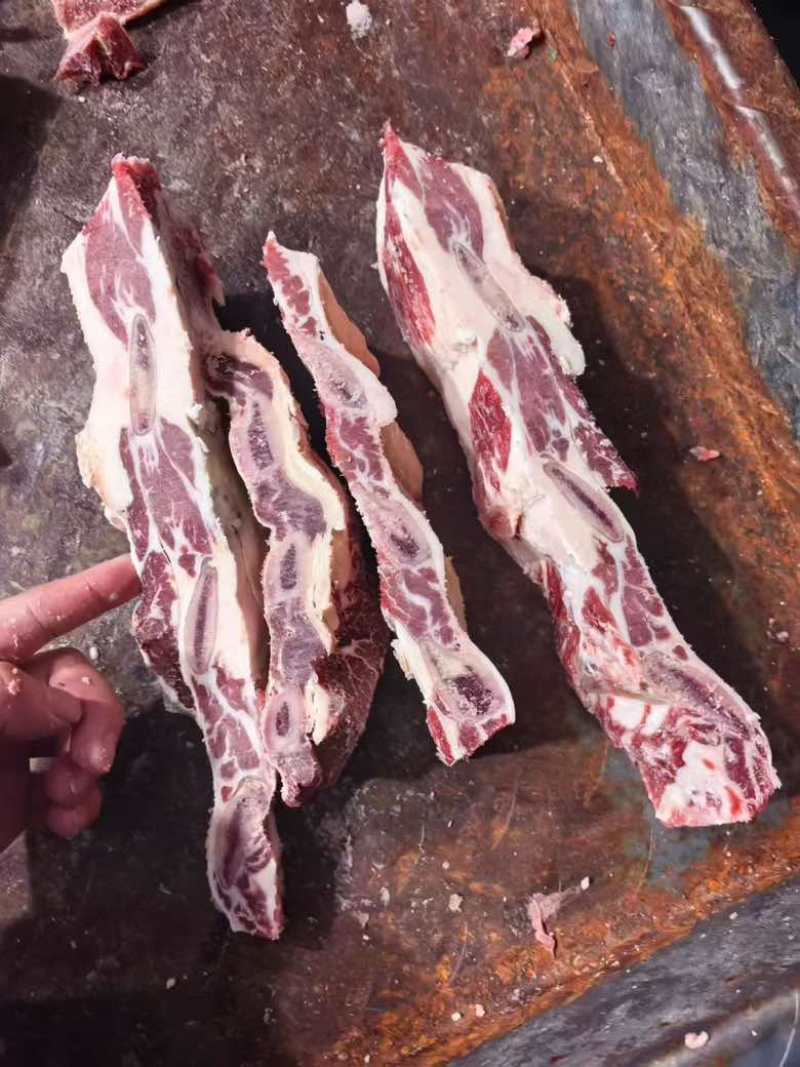电商餐饮**的牛肋排，纹路清晰，品质保证，工厂代发代包装！