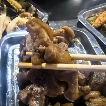 猪蹄块，猪蹄劈半
