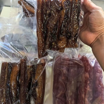 ***太阳晾晒腊肉