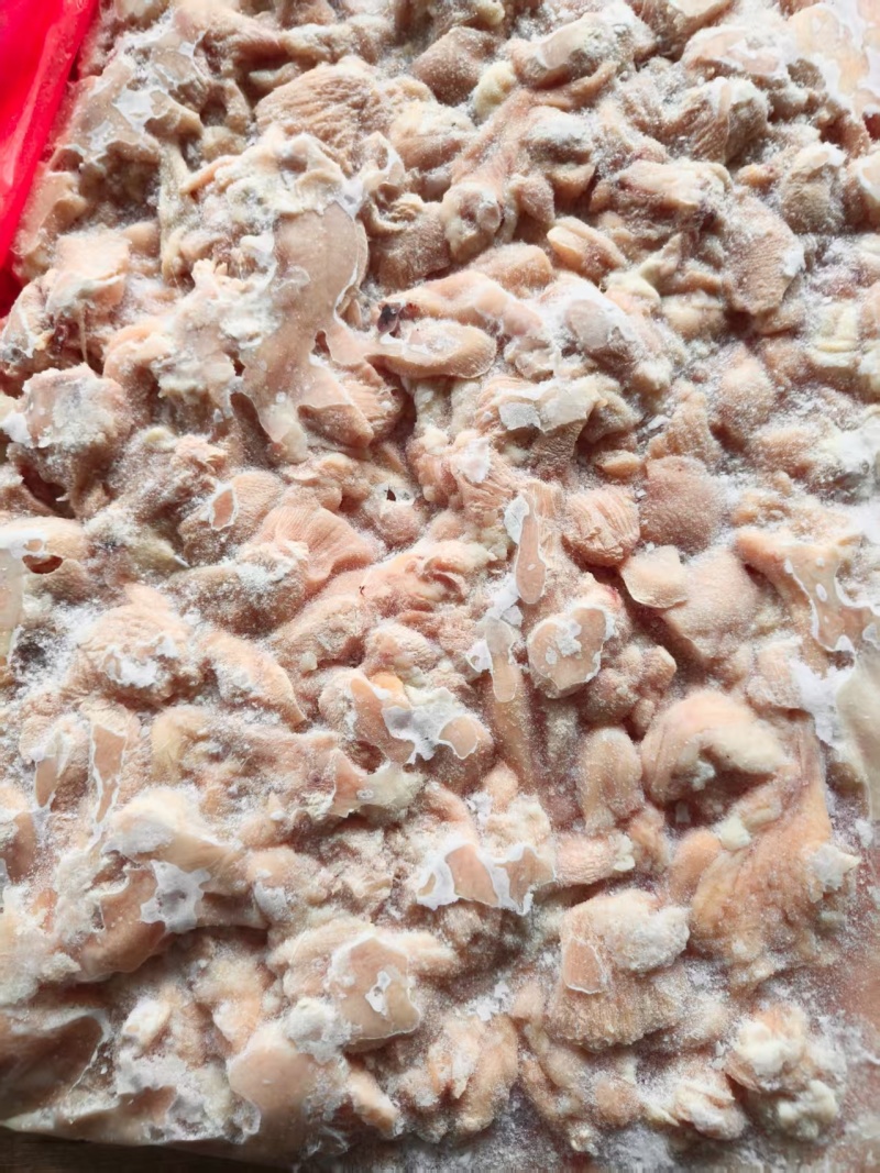带一点皮的鸡胸碎肉没有骨头山东发货价格便宜