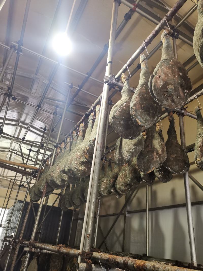 云南深山高寒农家纯手工腌制传统手芝自然风干发酵火腿腊肉香