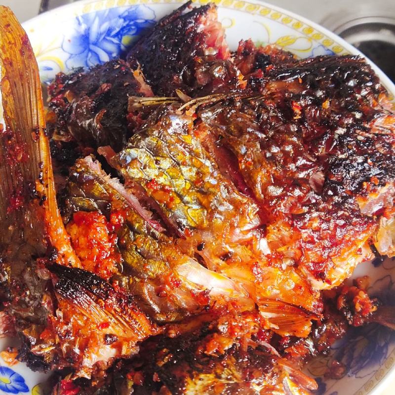 腌熏干腊肉，香肠，腊猪脚，腊排骨，腌熏干鱼，腌鱼，腌肉。