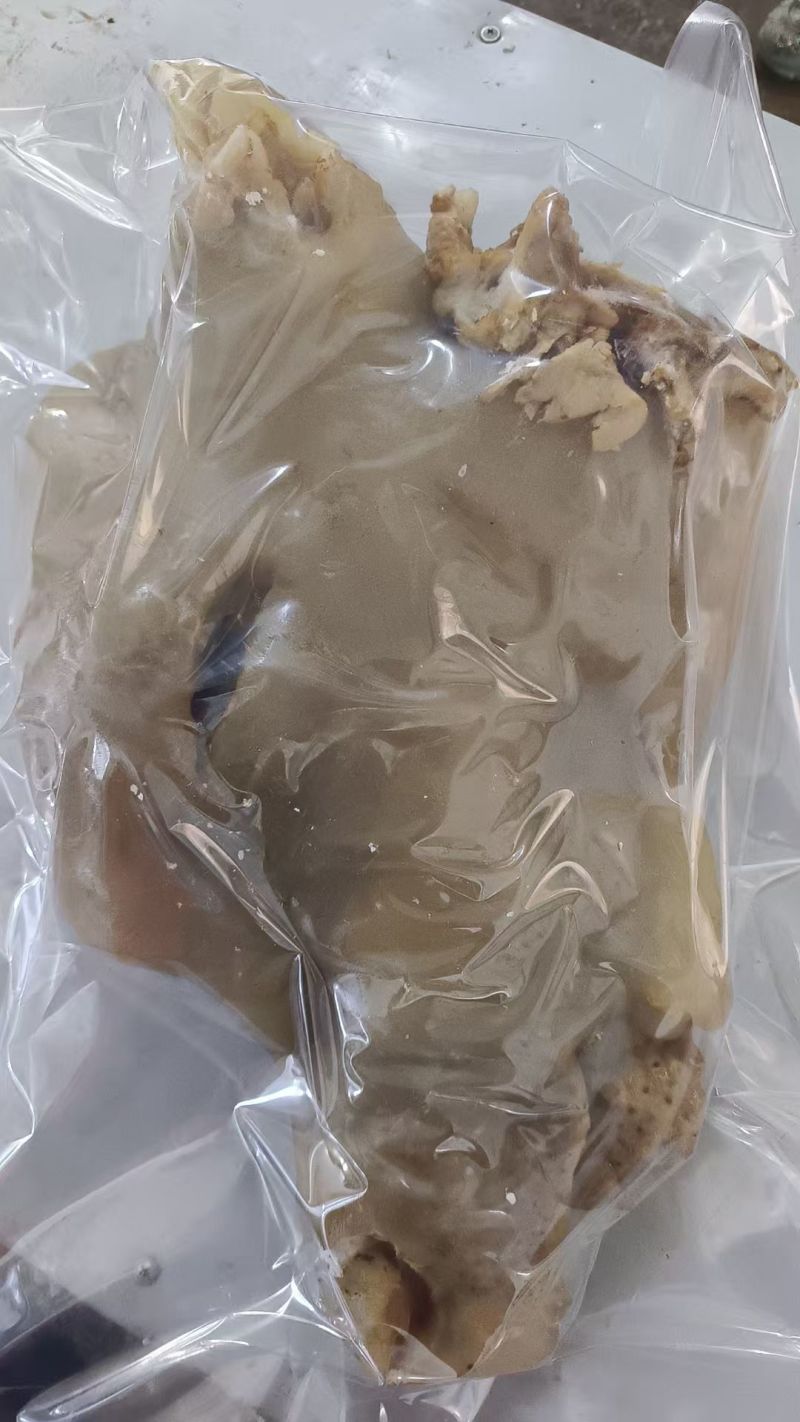 带皮牛头肉白水煮制八分熟度