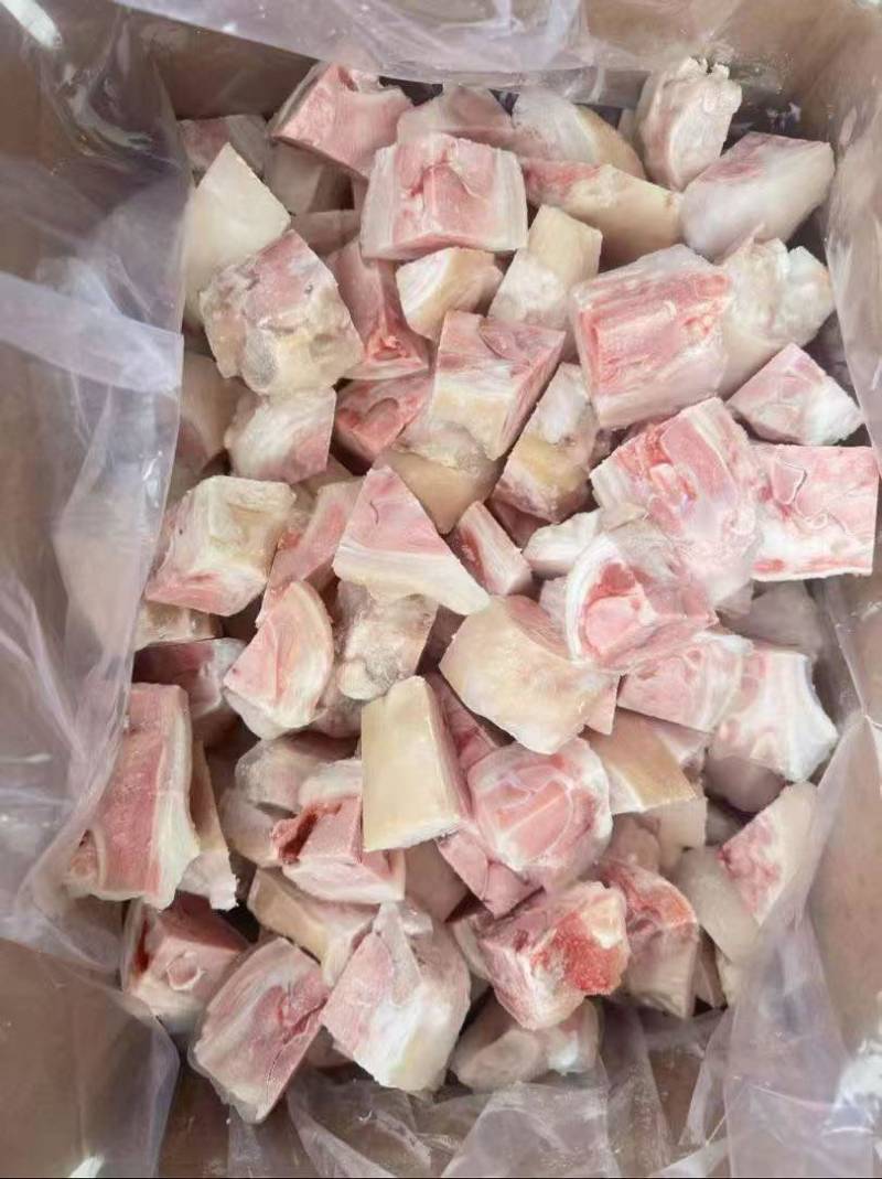 电商餐饮热卖品猪蹄块，品质有保证，工厂代发代包装，批发价吨发