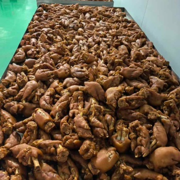 电商餐饮热卖品，酱香猪蹄品质有保障，价格合适，工厂代发带包装