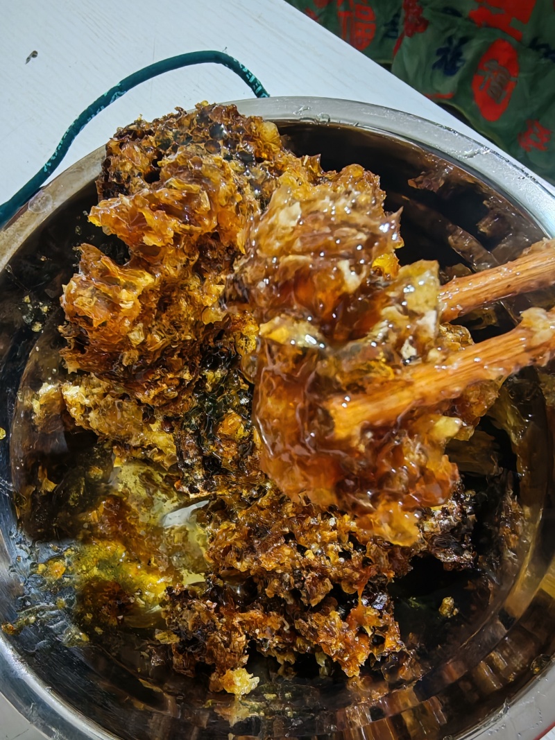 纯野生蜂蜜，百花蜜欢迎来电