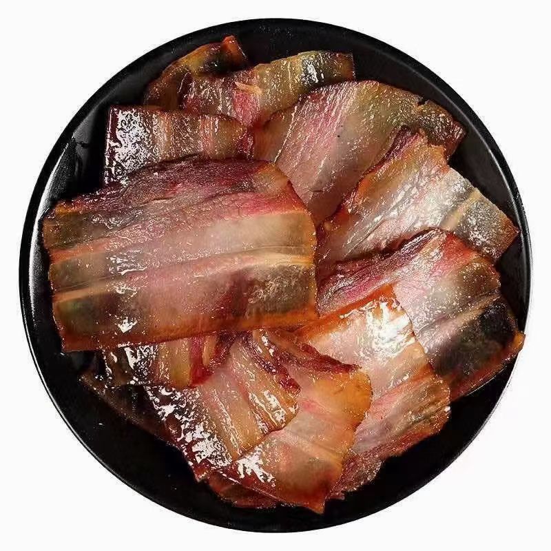 腊肉香肠排骨
