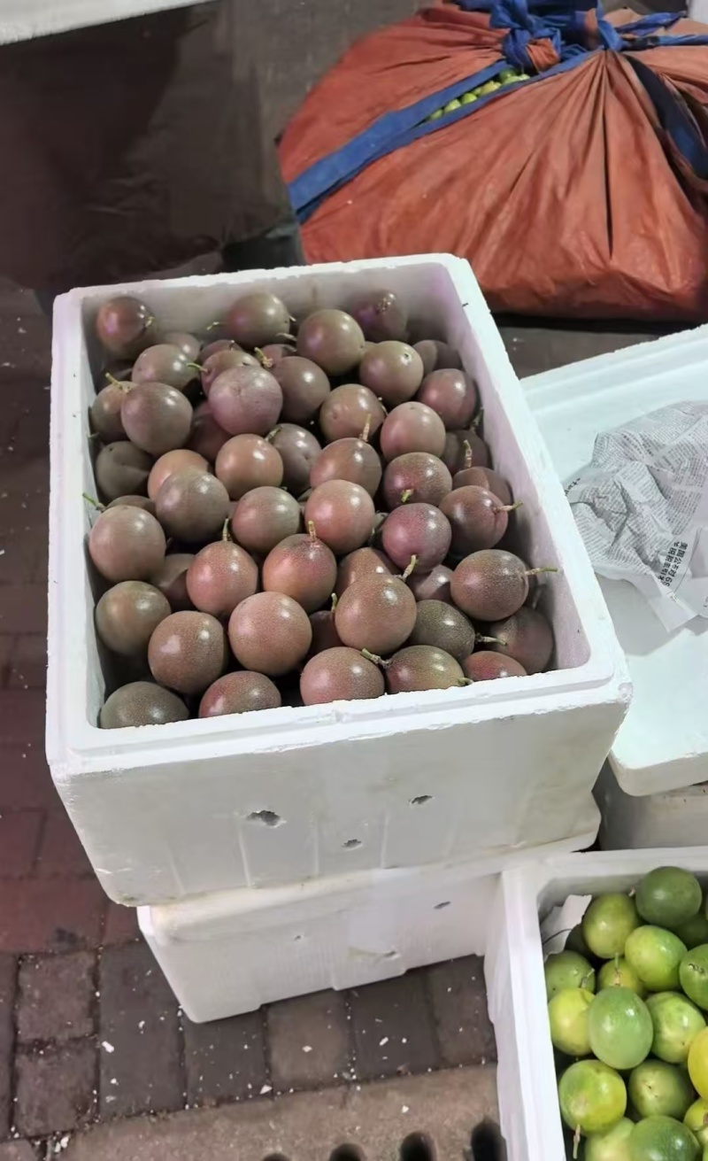 蜜桃百香果批发