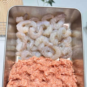 每天都是**鲜的食材，每天都是现包现卖。