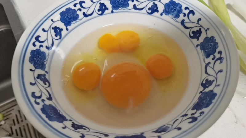 流村镇老峪沟村散养纯粮食柴鸡蛋