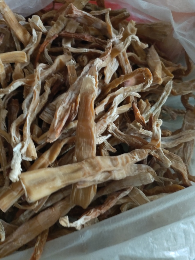 皖南山区的野生水笋干