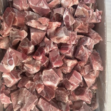 多肉排骨粒，净重19斤，粒小肉多，带肉40