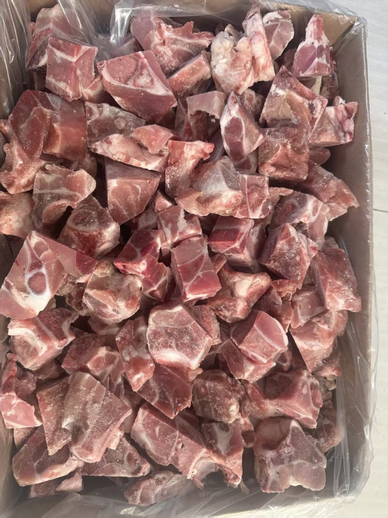 多肉排骨粒，净重19斤，粒小肉多，带肉40