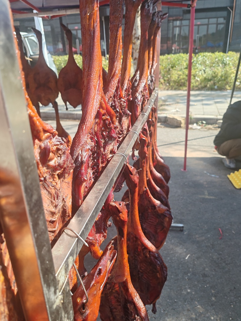 湄潭永兴特色板鸭，大量批发零售，一个三斤半左右