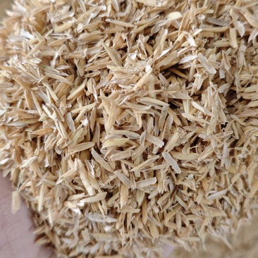 压缩稻壳、不同规格的统糠。有货可出。欢迎老板咨询砸单