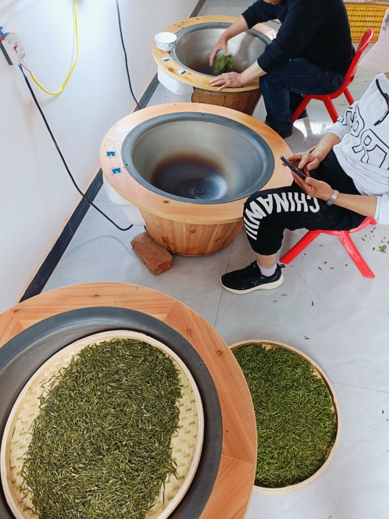 手工炒制，芽头均匀。