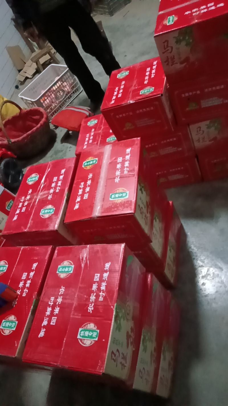 旬邑红富士，每箱10斤80元