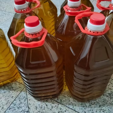 纯正山茶油，需要的朋友可以联系我