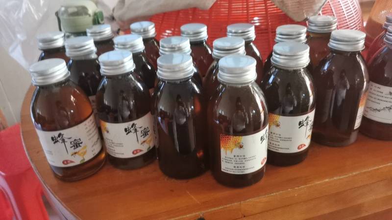土蜂蜜，靓春蜜