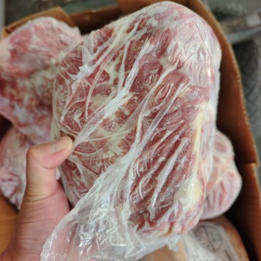 牛肩峰大块牛肉