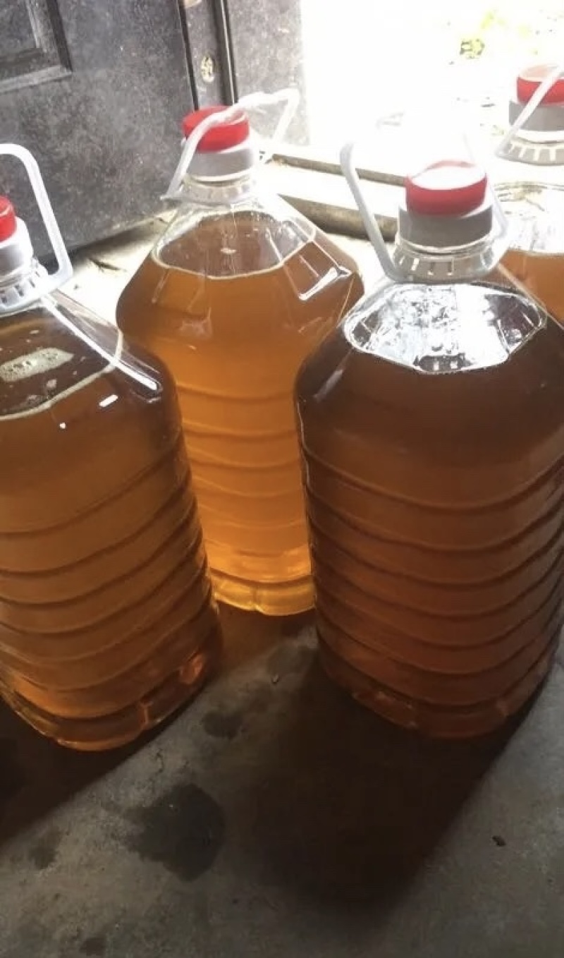 自己种的***土茶油，看着父母辛辛苦苦，劳动所得低价处理