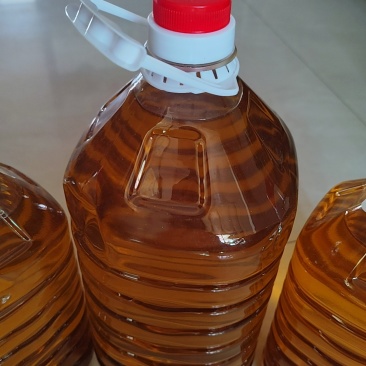 正宗农家山茶油，喝过的都说好，适合老人，孕妇，小孩