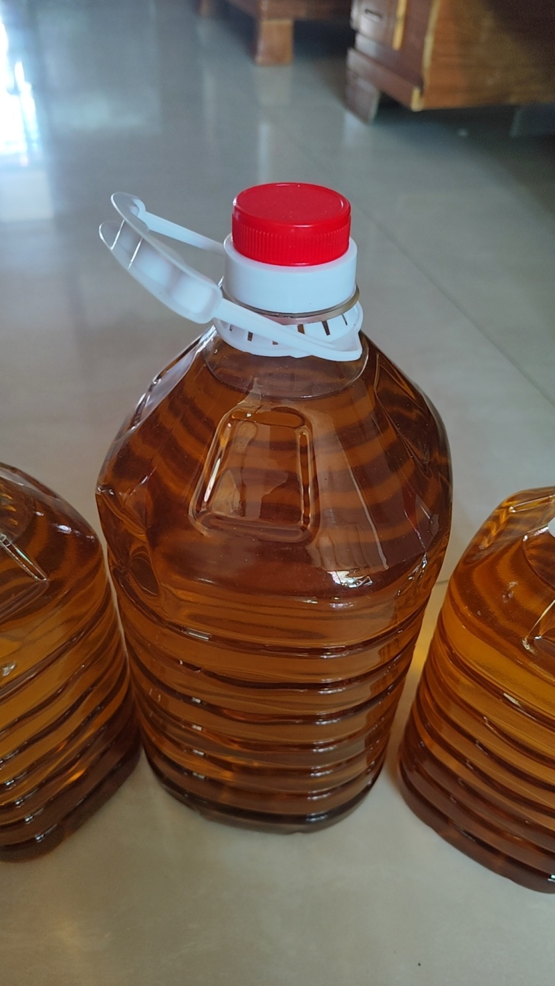 正宗农家山茶油，喝过的都说好，适合老人，孕妇，小孩