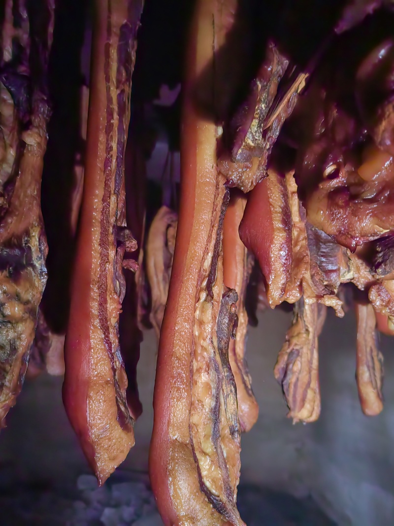 【热卖】广西土猪烟熏肉腊肉腊肉品质优良欢迎电联