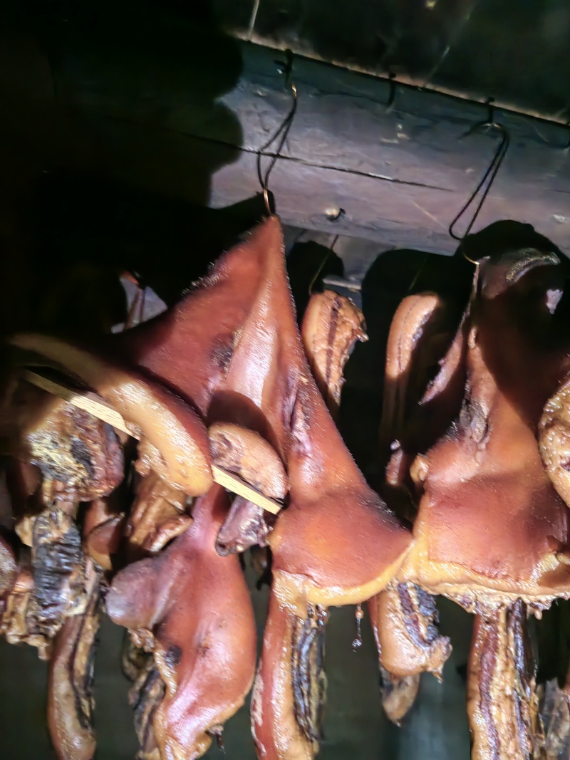 【热卖】广西土猪烟熏肉腊肉腊肉品质优良欢迎电联