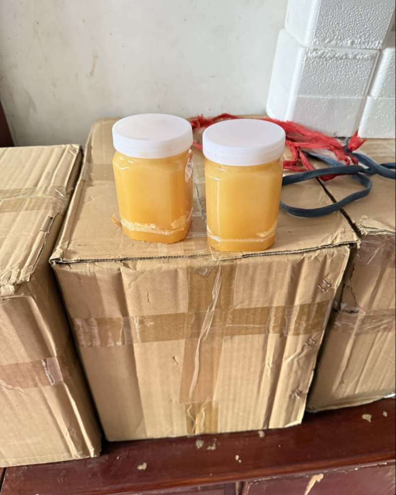 100%纯土蜂蜜，自产自销，不喂白糖品质保证